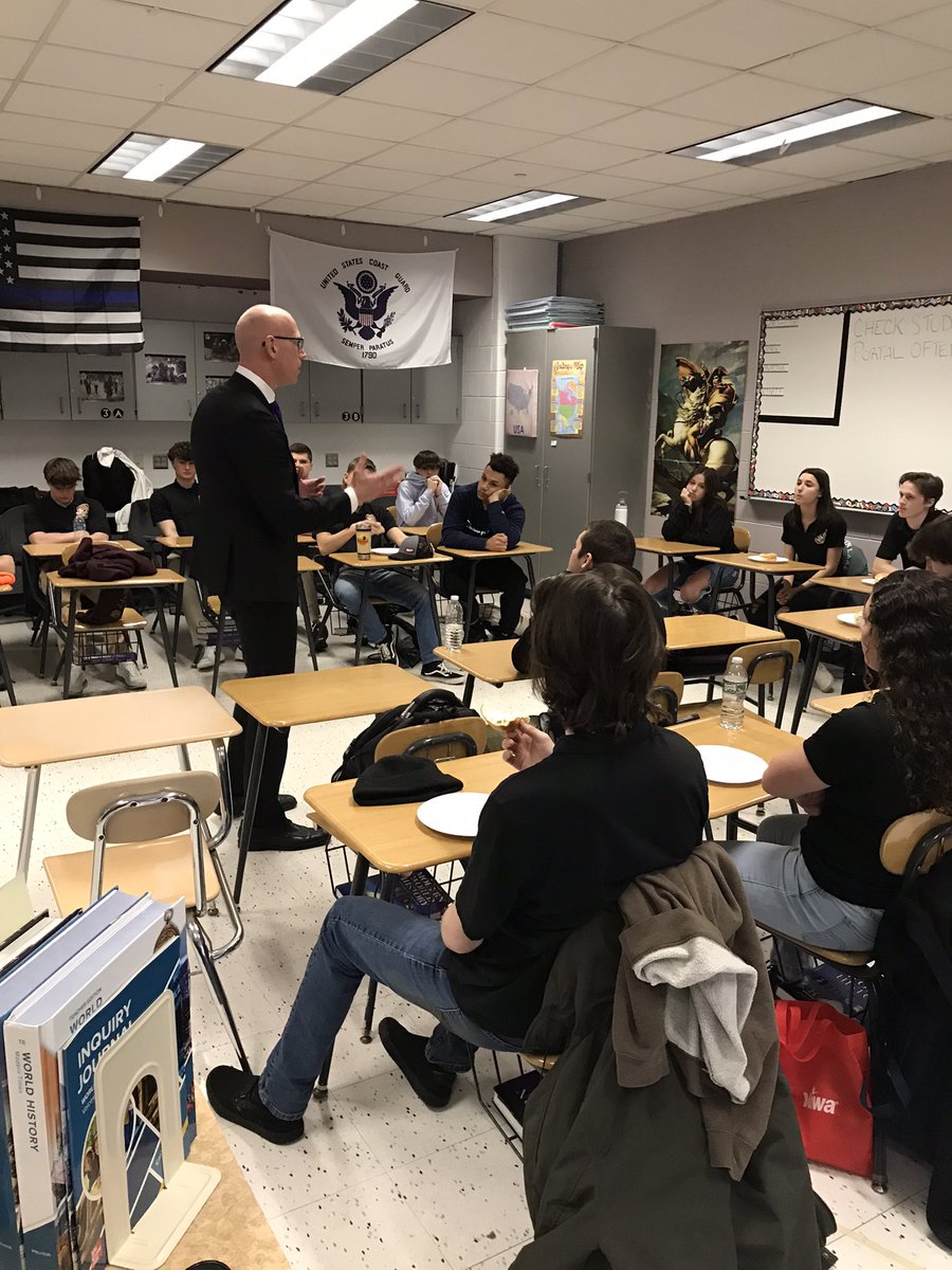 Big thank you to Detective Armstrong of <a href="/Barnegat_PD/">Barnegat Police</a> for coming in today to speak with the students and explain what a detective does and how an investigation is run. On top of that he brought bagels for the students!!! <a href="/BarnegatSchools/">Dr. Brian Latwis</a> <a href="/Barnegat_HS/">Barnegat High School</a> <a href="/BarnegatHSNJRO1/">Barnegat NJROTC</a> #gobengals
