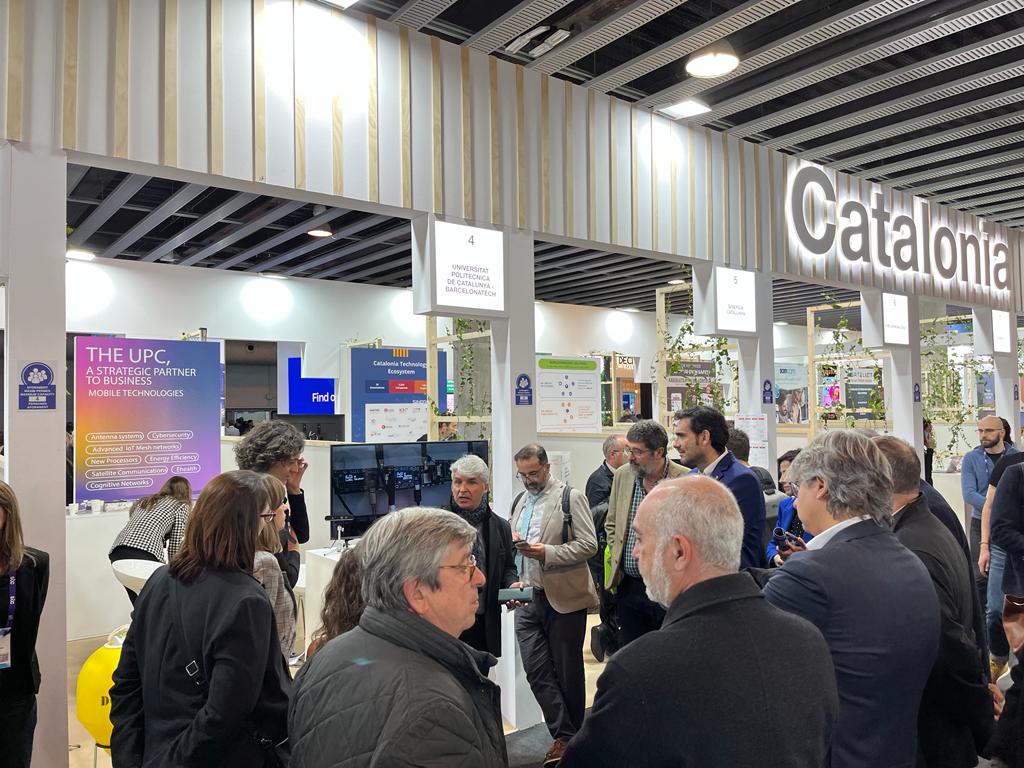 CIT_UPC's tweet photo. Day 2 at #MWC23 Barcelona with interesting talks and collaboration opportunities. @la_UPC is still waiting for you to share all its capabilities in #mobiletechnologies!
Come say hi and meet our team in: 📍Congress Square, Catalonia Pavilion, Booth 4
#UPCTechnology https://t.co/Z2szHGAwR6