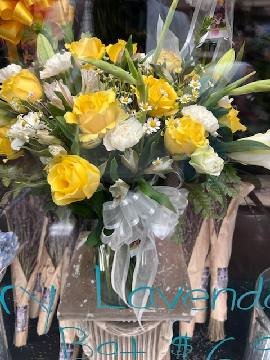 Maravilla's Flower Shop has same day delivery in the Sacramento, CA area. This is the last day of February, so order your bouquet today!  
maravillasflowershop.com  #shoplocal #bouquet #flowershop #floraldesign #weddingflowers #roses #flowerbouquet #handbouquet #freshflowers