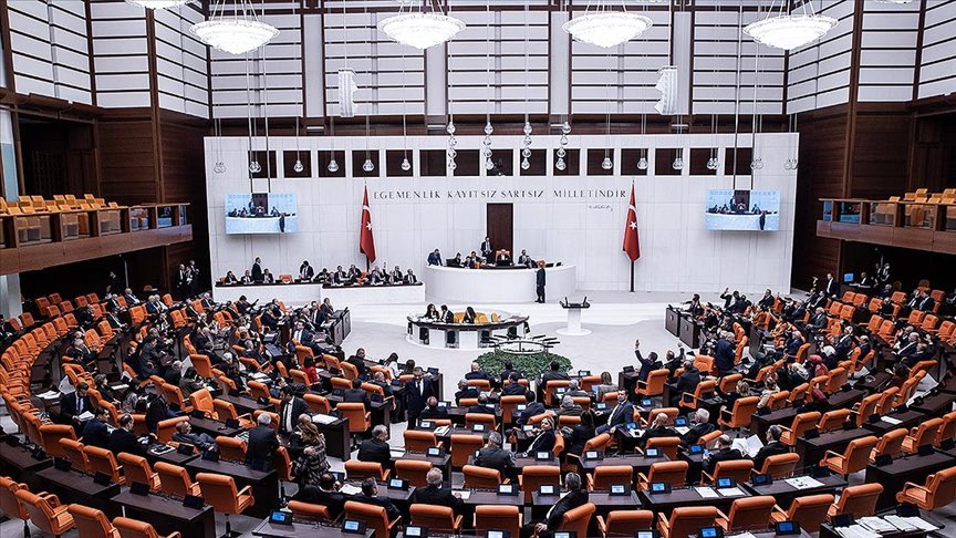 yilmaztunc's tweet photo. 📍TBMM Genel Kurulu 

#EYT düzenlemesini içeren Sosyal Sigortalar ve Genel Sağlık Sigortası Kanunu ile 375 Sayılı Kanun Hükmünde Kararnamede Değişiklik Yapılmasına Dair Kanun Teklifinin görüşmelerine başladık. Hayırlı olsun. https://t.co/QR8TuLtYLt