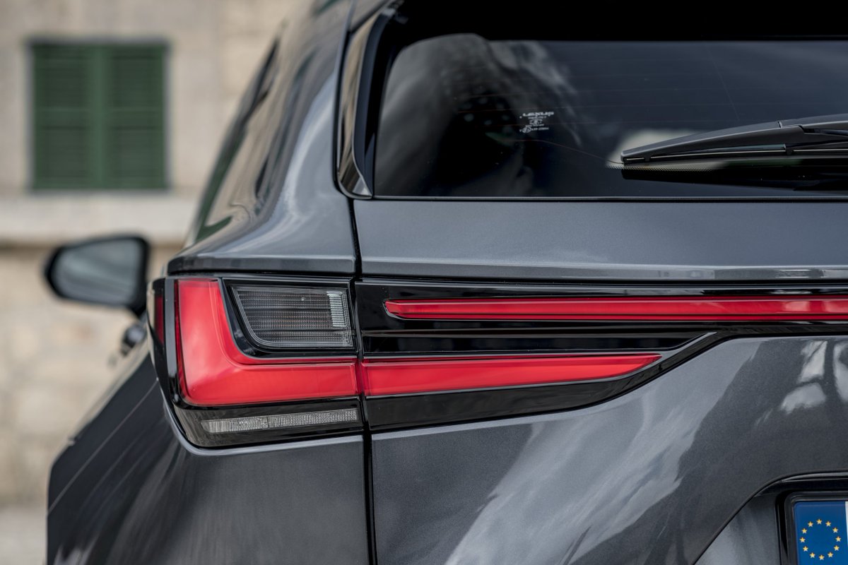 𝗛𝗔𝗣𝗣𝗬 𝗡𝗘𝗪 𝗣𝗟𝗔𝗧𝗘 𝗗𝗔𝗬!
Experience amazing and start your Lexus journey with Lexus Hedge End today. 

Explore the Lexus range here: bit.ly/3Z1qT8u

#Lexus #NewPlate #NewVehicles