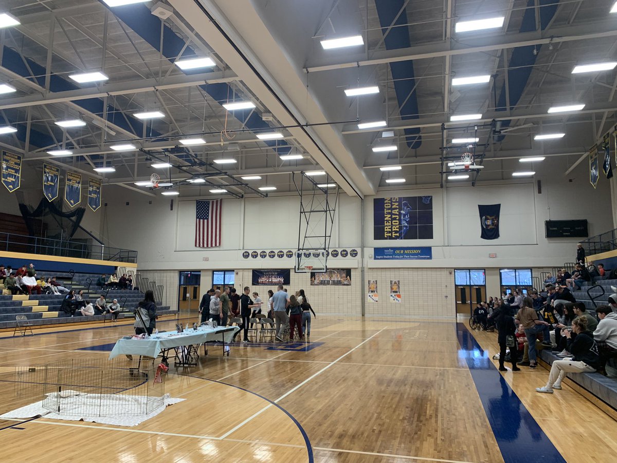 Impromptu musical chairs at lunch! 💙💛

#mindmattersday #yes2TPS