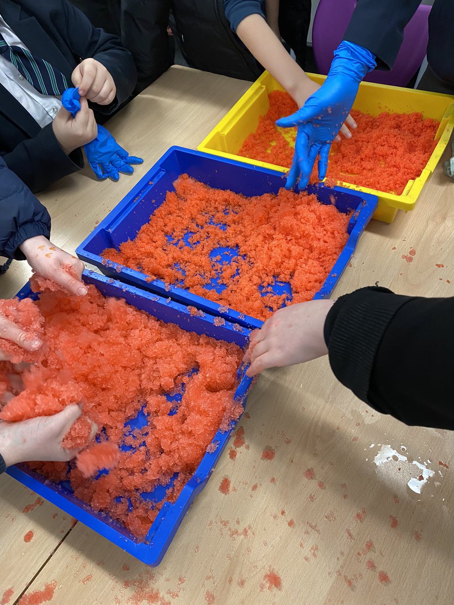 missdaveyy's tweet image. Busy day in the Haven today!

We have been:
⭐️ continuing our focus on the sensory system by exploring different textures and how they feel, smell and sound. 
⭐️ sanding down the wood for our sensory busy boards
⭐️ practicing our sewing skills

#sensorysystem #REACH #finemotor