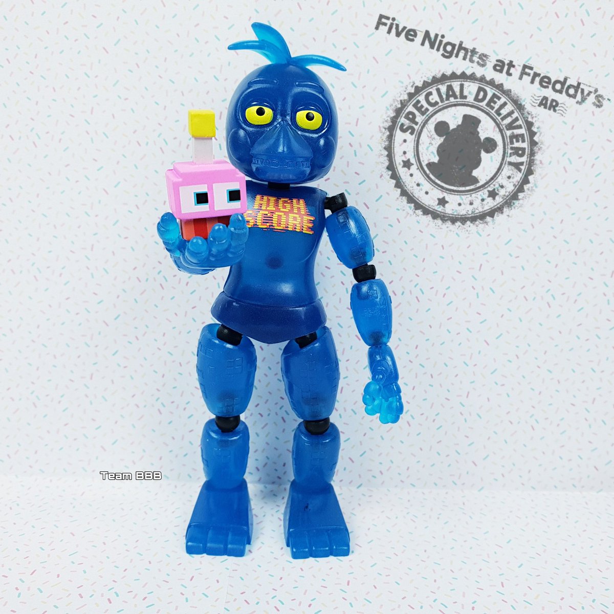 TeamBBB123's tweet photo. Would you like a cupcake? 🍰
#chica #chicafnaf #cupcake #fnafar #fnaf #fnafchica #FNAFCollectibles #fnaffigure #actionfigure #actionsfigures #toyphotography #funko #funkofigure https://t.co/KrCVNN3upP