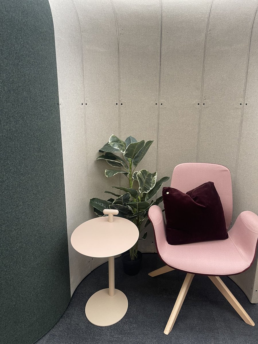 WorkspaceShowUK's tweet photo. Endless configuration options for your workspace with @spacestor on stand B4! #workspacedesignshow #WDS2023 #WDS23 #spacestor https://t.co/B8eXkjXwfD