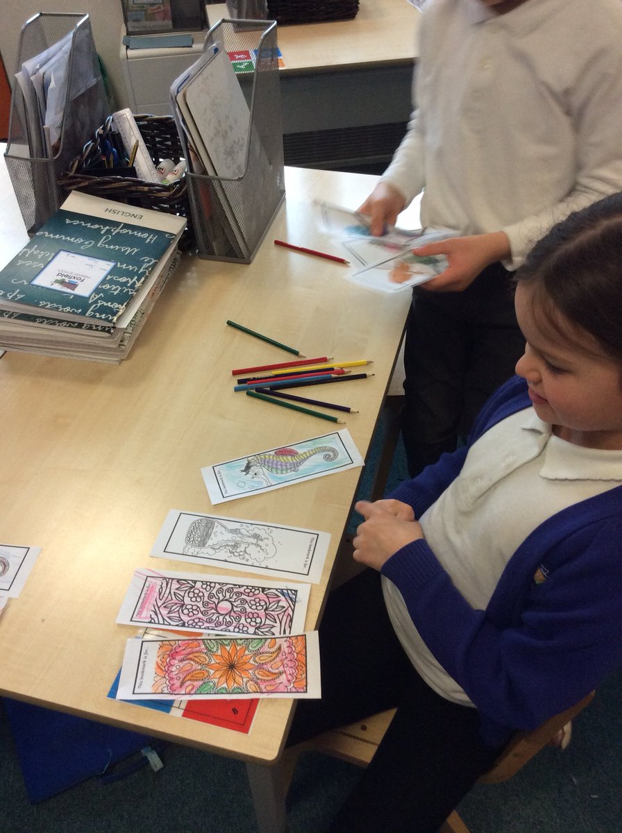 FoxfldPlum's tweet photo. Today in Plum class we created bookmarks to celebrate Reading week. https://t.co/7YtDJVGder