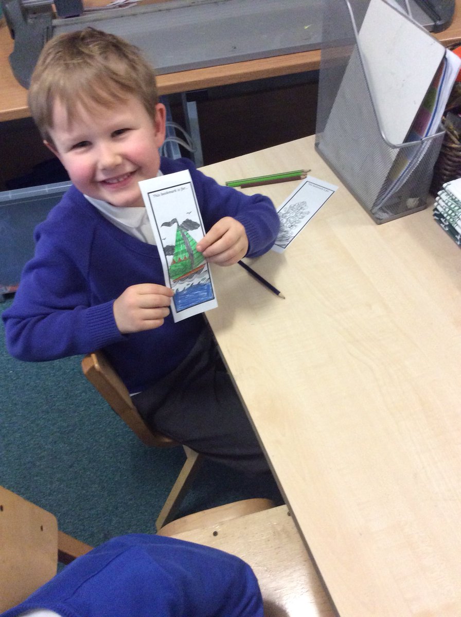 FoxfldPlum's tweet photo. Today in Plum class we created bookmarks to celebrate Reading week. https://t.co/7YtDJVGder