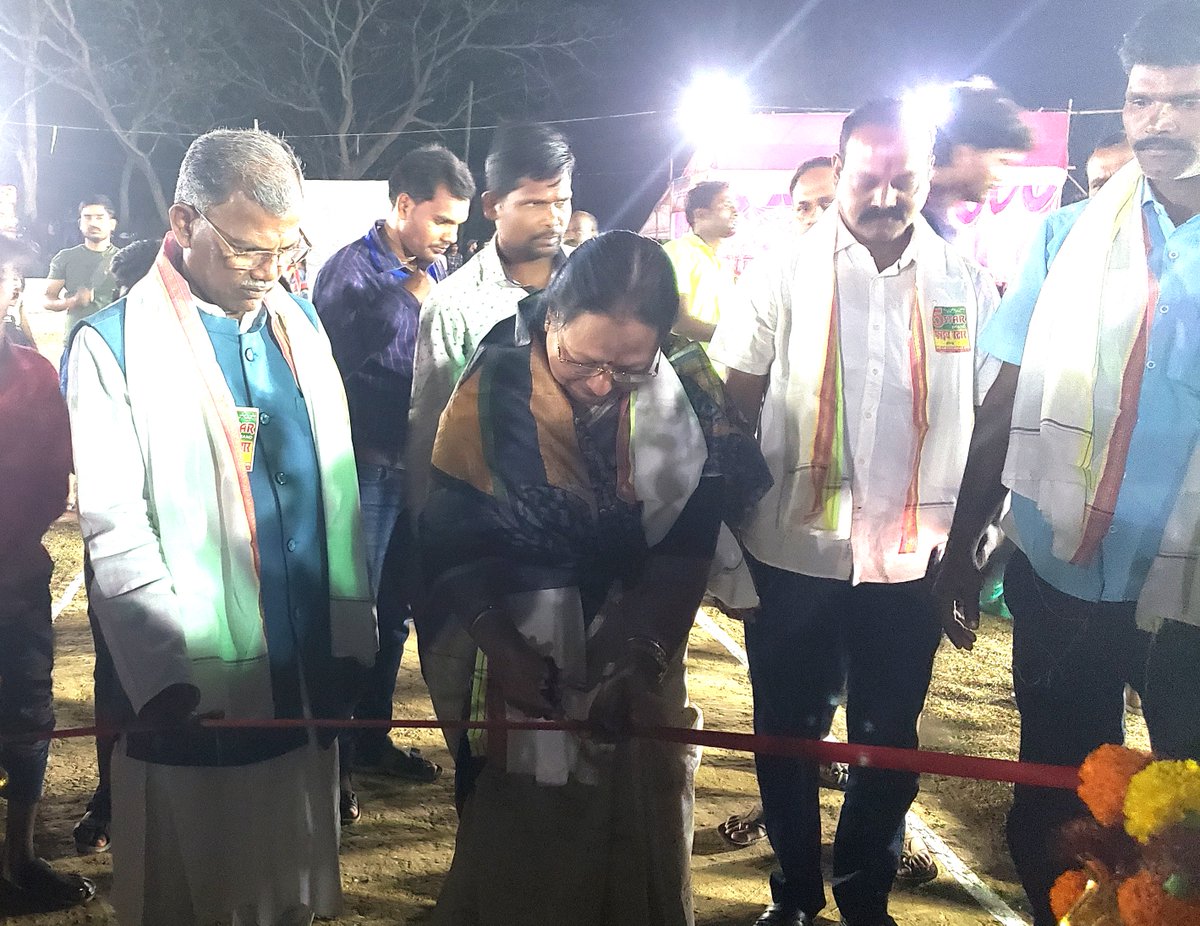 MadhuAgrawalla2's tweet photo. ଆଜି #ପାଟକୁରା ନିର୍ବାଚନ ମଣ୍ଡଳୀ ଅନ୍ତର୍ଗତ ଡେରାବିଶ ବ୍ଲକର କୁରୁଜଙ୍ଗ ଗ୍ରାମପଞ୍ଚାୟତର ନୂଆଗାଁ ଠାରେ ଆୟୋଜିତ ହୋଇଥିବା NCC PREMIER LEAGUE -2023 ରେ ମୁଖ୍ୟ ଅତିଥି ଭାବେ ଯୋଗ ଦେଇ ଟୁର୍ଣ୍ଣାମେଣ୍ଟର ଉଦ୍ଘାଟନ କରିଲି ଓ ସମସ୍ତ ଖେଳାଳି ମାନଙ୍କୁ  ପ୍ରୋତ୍ସାହିତ ମଧ୍ଯ କରିଲି। #Patkura #Derabis #Kendrapara https://t.co/lLjjcHoge3