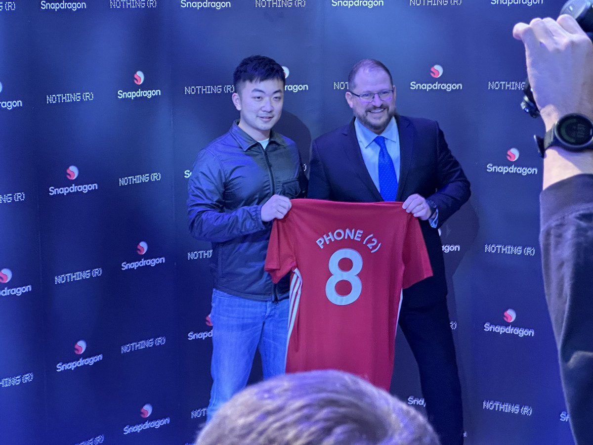 bryanbma's tweet image. If anyone is wondering, the Nothing #MWC21 event was a short interview followed by cocktails. Gotta appreciate Carl&apos;s cozy and relaxed approach