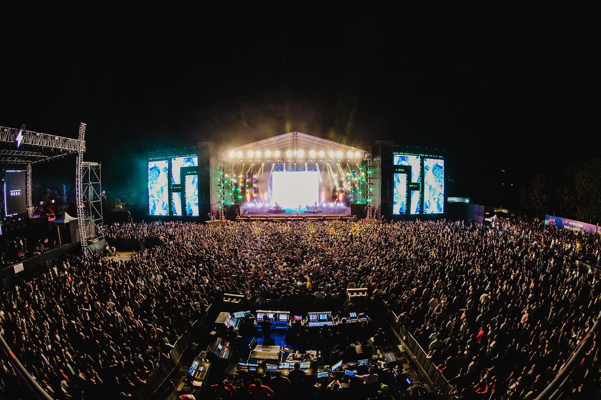 AnneMarie's tweet photo. 2nd show in India ! PUNE  #vh1supersonic https://t.co/qgje7z4mhu