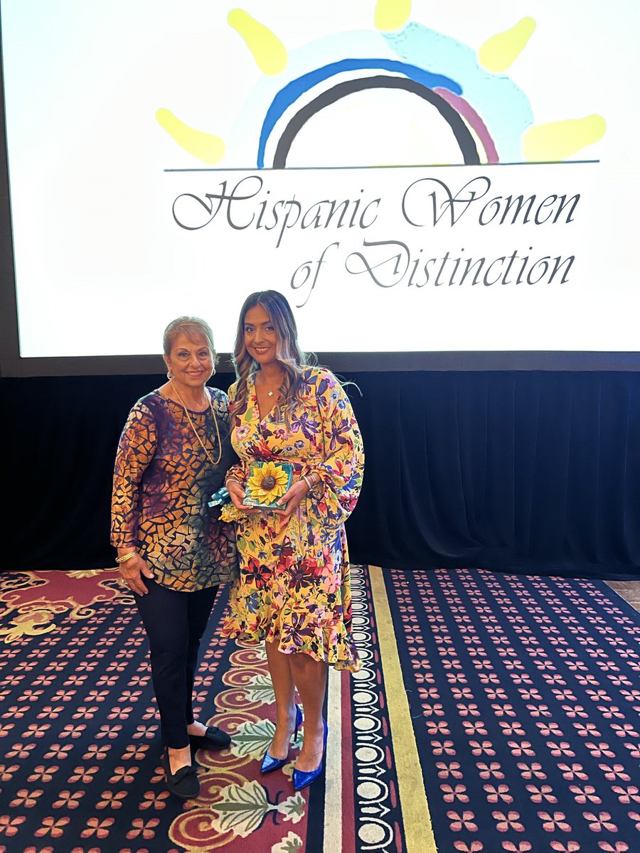 jessyljo's tweet photo. Happy birthday to one of #SoFlos phenomenal Women in Leadership who gives back to the community. May your day be filled with happiness and love, @Elainelovespapi !! Wishing you an abundance of blessings🙏! ❤️Thank you for all that you do! #HappyBirthday 🎉#HWOD https://t.co/t6Er3tXv7g
