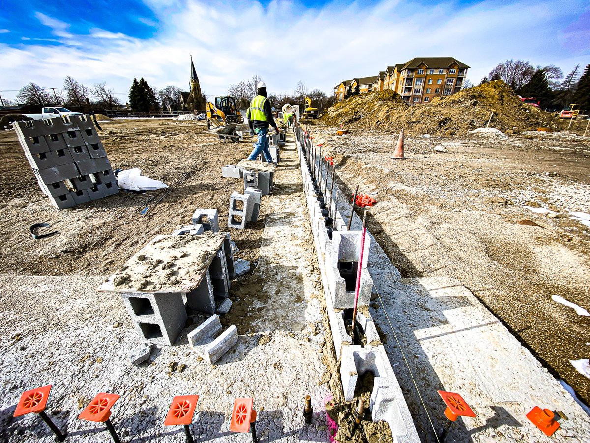 BuiltechLLC's tweet photo. @BuiltechLLC partnered with #KensingtonDevelopmentPartners on a 43,000sf #grocery #shell in #BuffaloGrove, IL. This #groundup project is being built in conjunction with #NORR. #BuildingwithBuiltech #construction #teamwork #relationships #trust #alignment #retail #nationwide https://t.co/RI23ACfISA