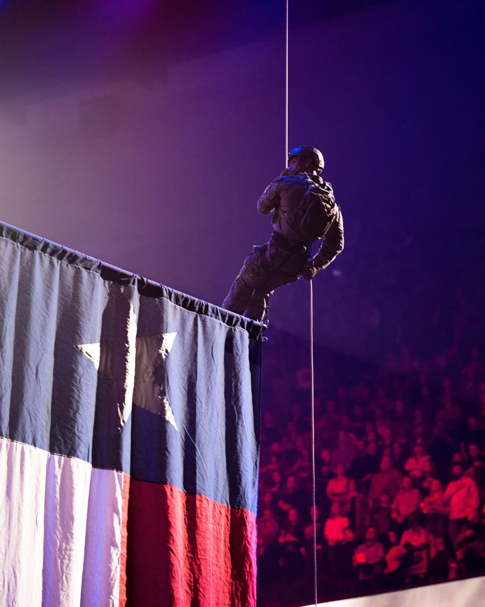 JBSA_Official's tweet photo. Nothing like a little love from the crowd ποΈ
Special Warfare Training Wing Instructors rappel at the San Antonio Rodeo on February 25, 2023.
@AFSWTW @AETCommand #SpecialWarfare #TACP #TexasMilitary #JBSA #SanAntonio #Rodeo #ReadyAndTough https://t.co/IncpZlVYDV