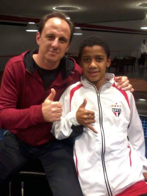 guilherme_mirra's tweet photo. Não queria falar nada, mas até umas 2 semanas atrás o Brenner tava forçando saída do Cincinnati..........

Rogério Ceni, faça sua parte 🫡 https://t.co/gNswae4iE2