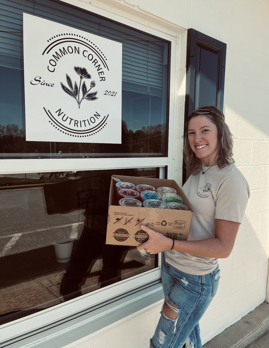 commoncorner21's tweet photo. We 🫶🏻 giving back to the community here at CCN! 

TEA Drop Tuesday coming in hot 🥵 

Can anyone guess what business we surprised today?! https://t.co/VfBqiBSyPz