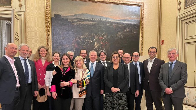 🇮🇹 Un vero piacere rivedere <a href="/sdipippo/">simonetta di pippo</a> a Vienna parlare di Economia dello Spazio🌍🛰️ e settore aerospaziale con tanti professori e ricercatori italiani. Grazie a tutti!

 <a href="/ItalyMFA/">Farnesina 🇮🇹</a> <a href="/valegravagno/">valeria gravagno</a> <a href="/AmedeoStaiano/">Amedeo Staiano</a> <a href="/LucaTicini/">Luca Ticini</a> <a href="/CVizzardelli/">Caterina Vizzardelli</a> <a href="/Alessan39436664/">Alessandro Cortese</a> <a href="/cerbino/">Roberto Cerbino</a> <a href="/lucrezia_terzi/">lucrezia terzi</a>