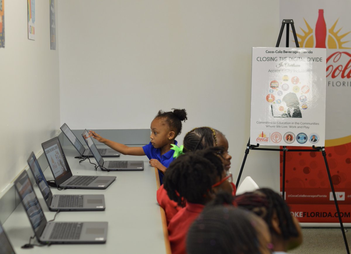 seopwcra's tweet image. Yesterday we joined @cokeflorida in unveiling a newly updated computer lab along with new computers to the Overtown Optimus Club .

It is our pleasure to these much-needed resources poured into the youth of Historic Overtown.  

#historicovertown #learningiskey #youth #technology