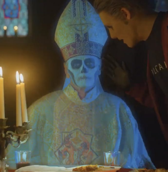 Papa Emeritus IV Plush would kill Papa Nihil