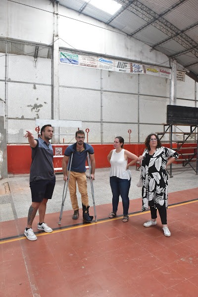 fundacionbapro's tweet photo. Más #ClubesEnForma en #CarmenDeAreco
👟Junto al intendente @ivanvillagran_, el presidente del @Bancoprovincia @JCuattromo, el vicepresidente y la gerenta de la Fundación @AleAlegretti y Fabiana Rubinstein, visitamos los clubes Recreativo y Bajo Mitre de #CarmenDeAreco. https://t.co/PUJ4Gj7Cxu