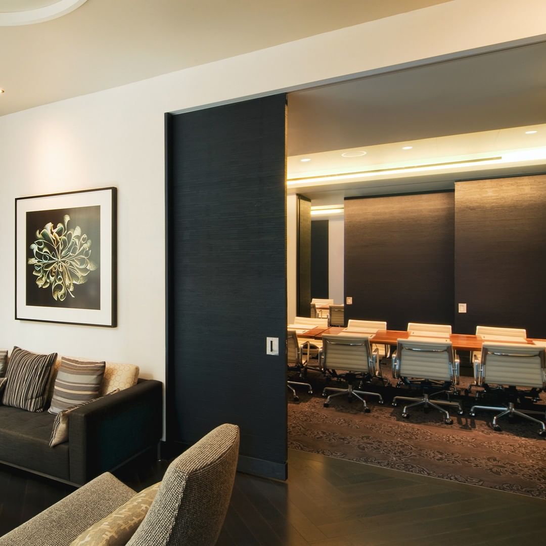 Klein Sliding Doors tweet media