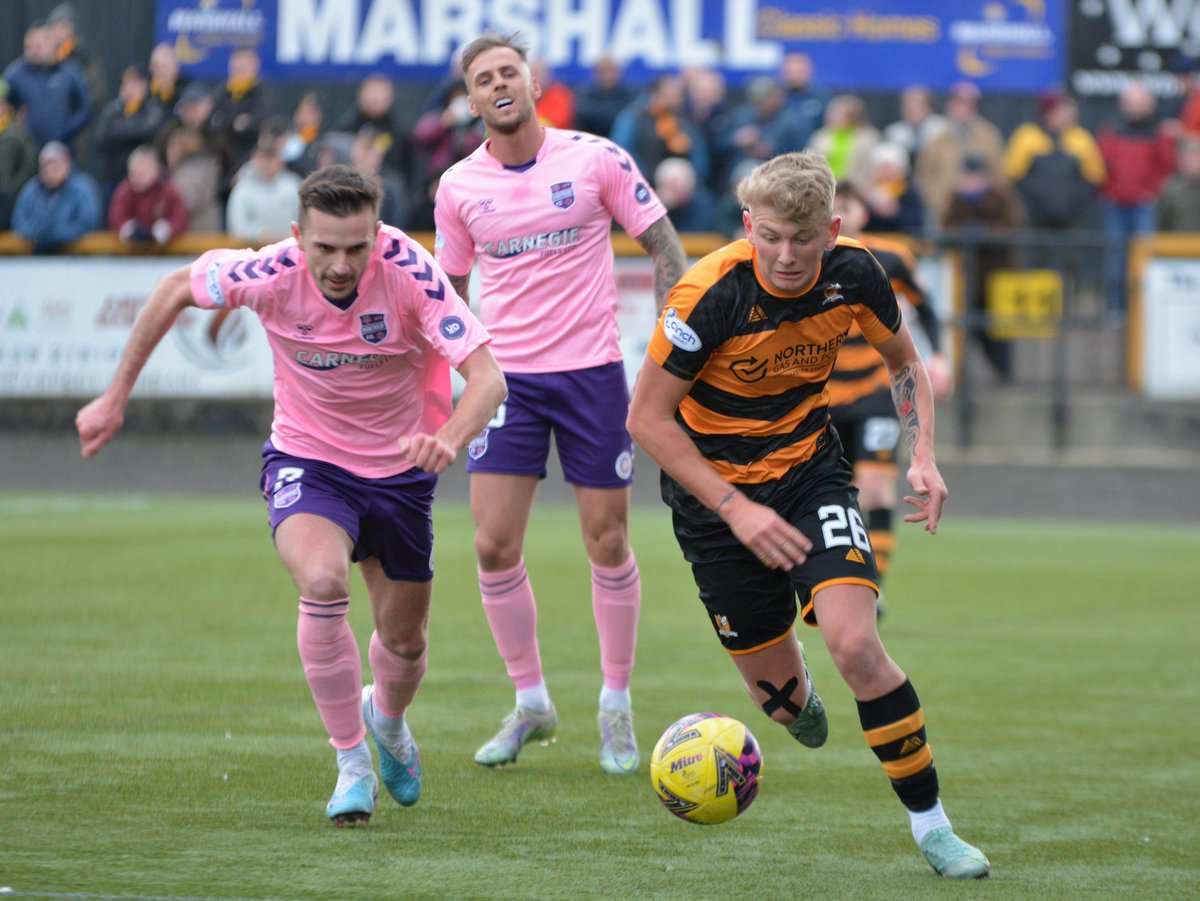 Congratulations to <a href="/DanCasey1997/">Dan Casey</a> &amp; <a href="/quinncoulson/">quinn</a> who have both been named in the <a href="/spfl/">SPFL</a> Team of the Week 💫 

Read more ⬇️
spfl.co.uk/news/team-of-t…