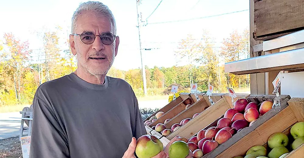 Blogger <a href="/adapples/">Adam's Apples</a> loves apples so much he isn’t afraid to criticize them. 
goodfruit.com/industry-appre…