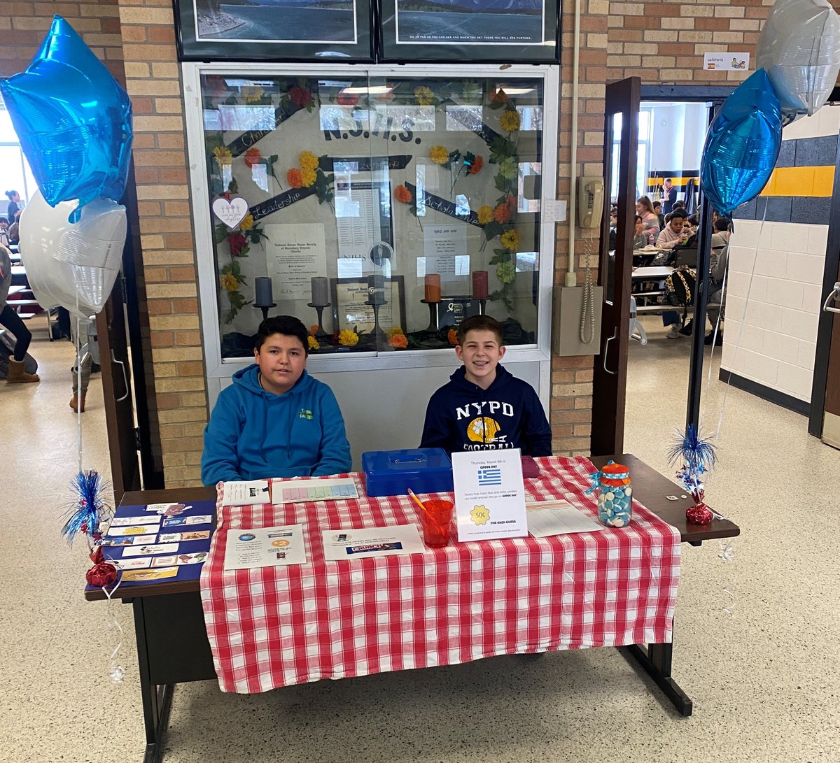 SamosetMiddle's tweet photo. Support the World Language Club and send a customized Candygram to a friend.  Samoset will celebrate World Language Week March 6-10.  Purchase Candy all week. #worldlanguages https://t.co/VAeHENuqOk