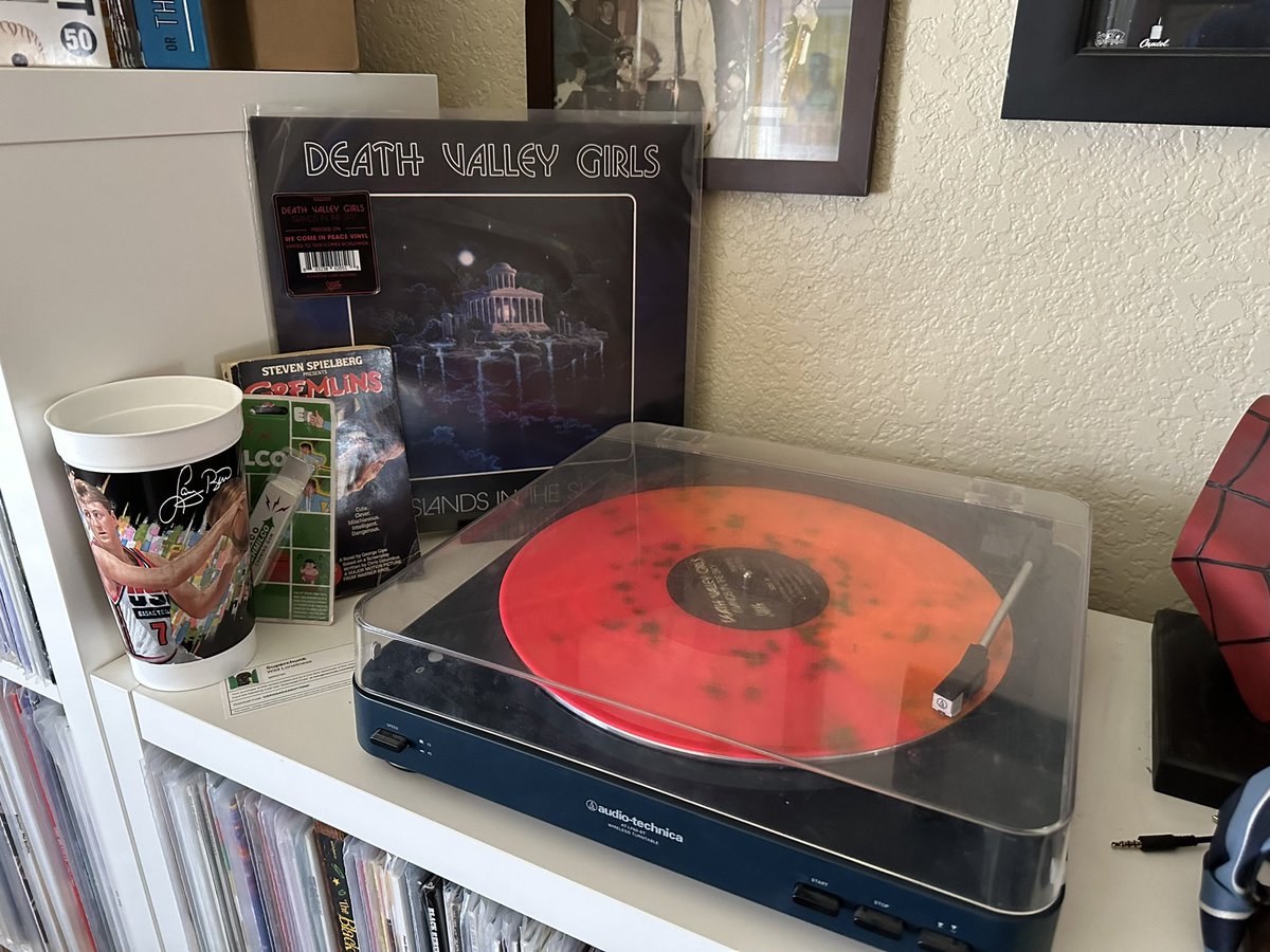 @PunkClassrooms @facedoutghc @realfriendsband @purenoiserecs @JeffDavisVAedu @markrendell31 @carbaeli @MikeREarnshaw @JoshRBuckley @AndersonEdTech @NerdedOut The new @Deathvalleygrls record is absolutely killer from start to finish! Highly recommended. #punkrockclassrooms