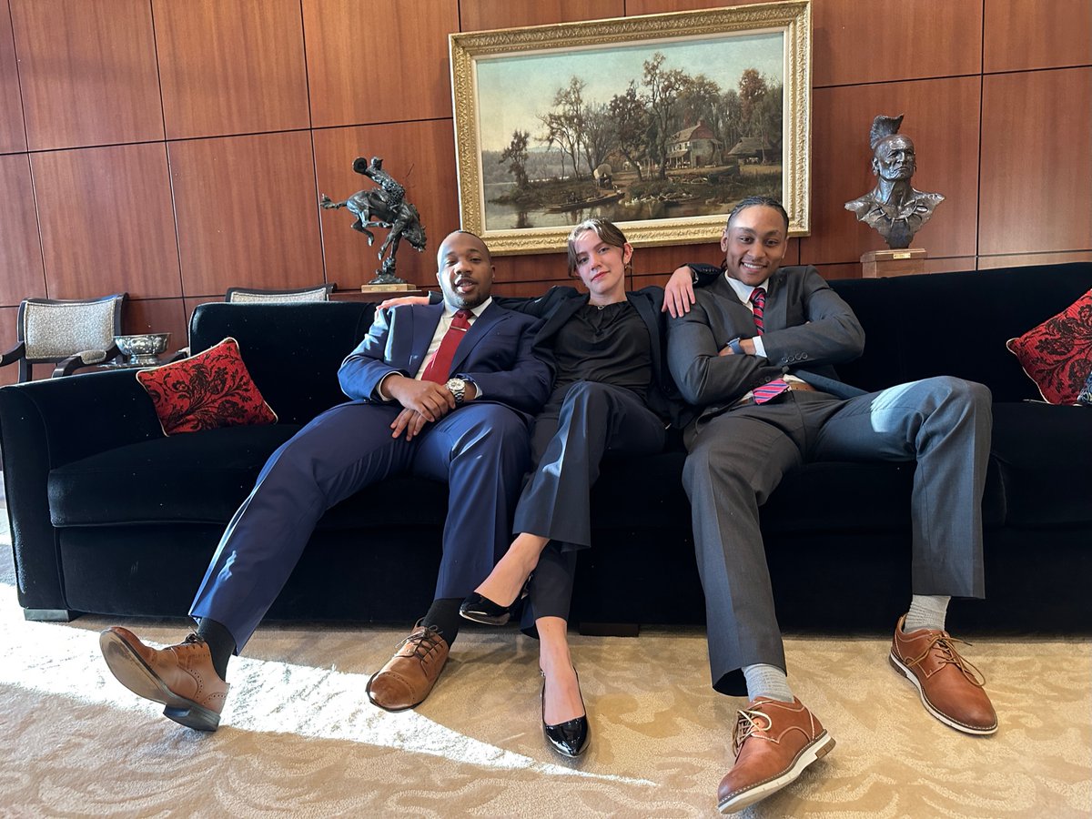 "Hannah was an amazing leader from the time we got the case until our final presentation," said first-year MBA student Allen Fletcher on his team's experience at KeyBank. "We knew we were leaving with something."

Learn about the #MandersonAdvantage ➡️ bit.ly/3SyvSvy