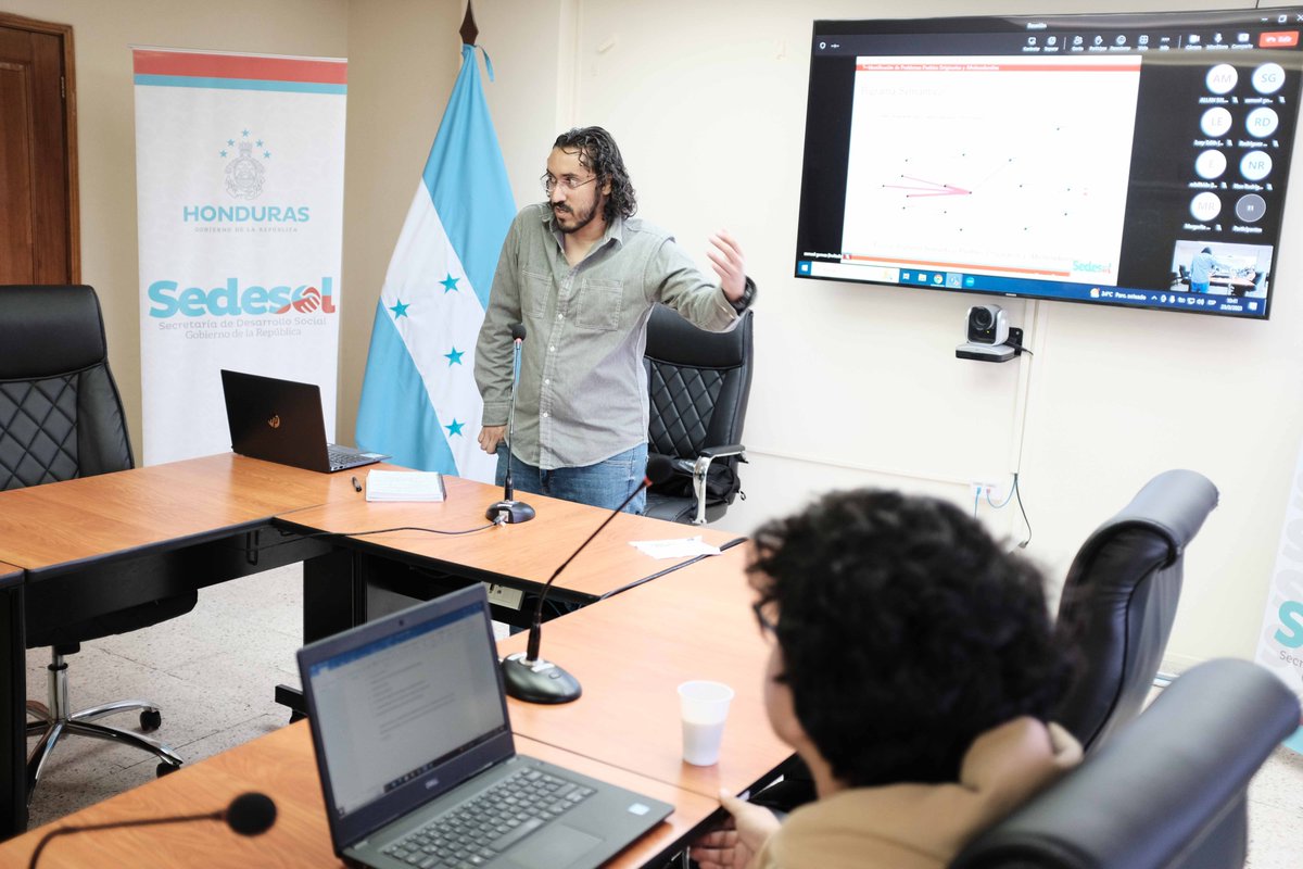 Sedesolhn's tweet photo. La nueva #PolíticaPública para los Pueblos Originarios y Afrohondureños inicia su fase de discusión con #LabGob, un mecanismo de investigación rápida y participativa que hace el CHEPES junto a la CONAPOA, actores de la sociedad civil, Org. Indígenas, Cooperantes y la Academia. https://t.co/JAiZpfYRRE