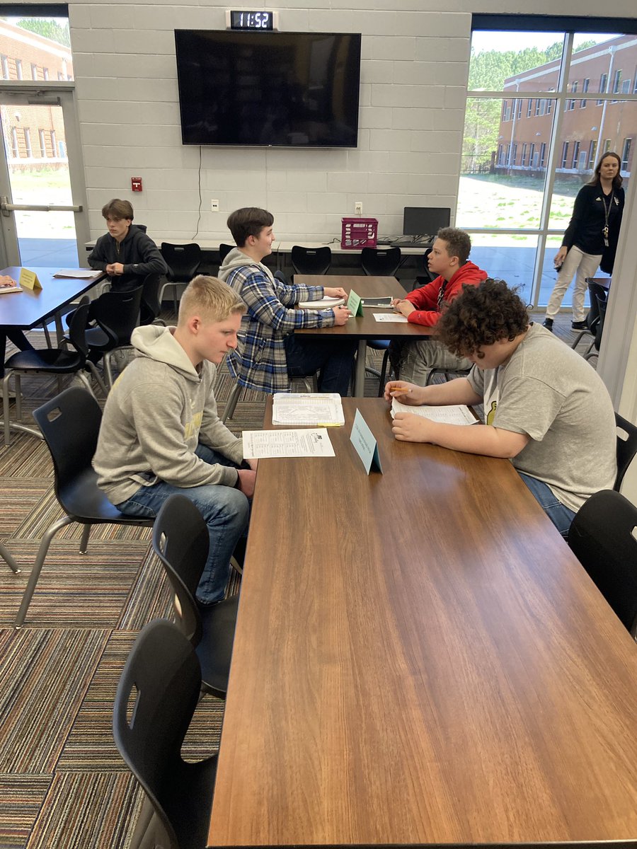 LFMS_Library's tweet image. The Kodiak Bears brought more Speed Debating to the library today!