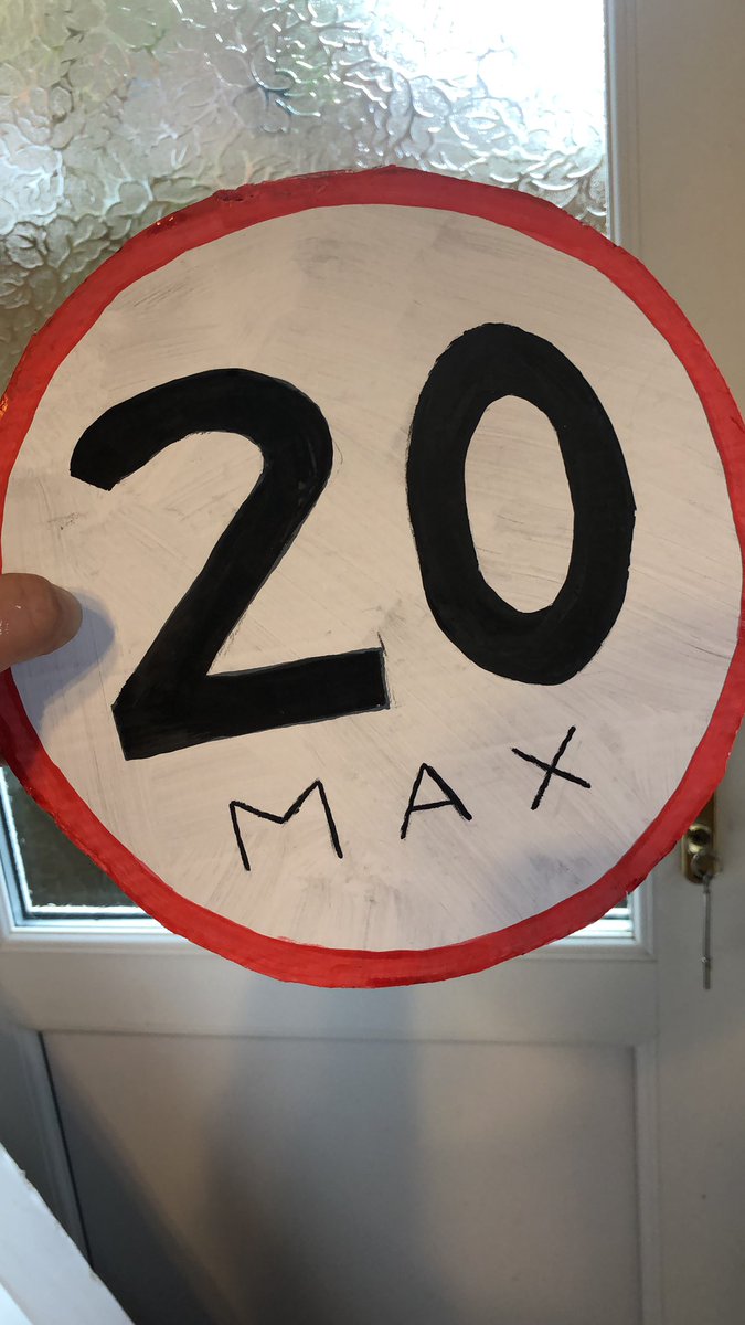 zeina_orfali's tweet photo. @SaferARHD @Kallum_Of_York @rachel_melly_ @CityofYork @AndyDAgorne @AndrewWaller1 
We will not stand down &amp; accept that @CityofYork continue to fail our children when it comes to road safety around our primary school. Preparations are underway! 
#holgate #acomb https://t.co/exFlmJ0qzN