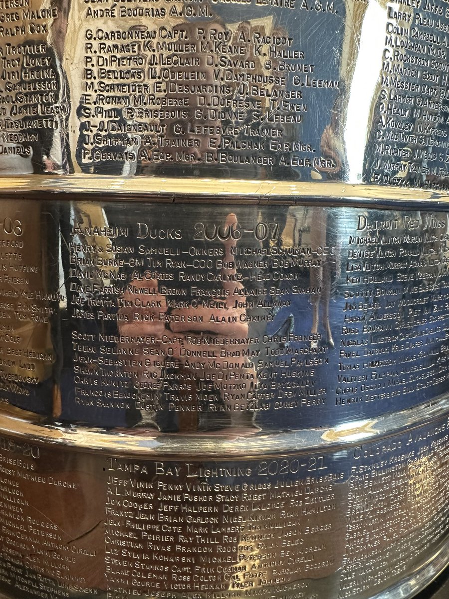 Lord Stanley’s Cup visited the Capitol today. 

Had to take a photo with it &amp; the engraving from the 2007 Stanley Cup Champion Anaheim Ducks #FlyTogether