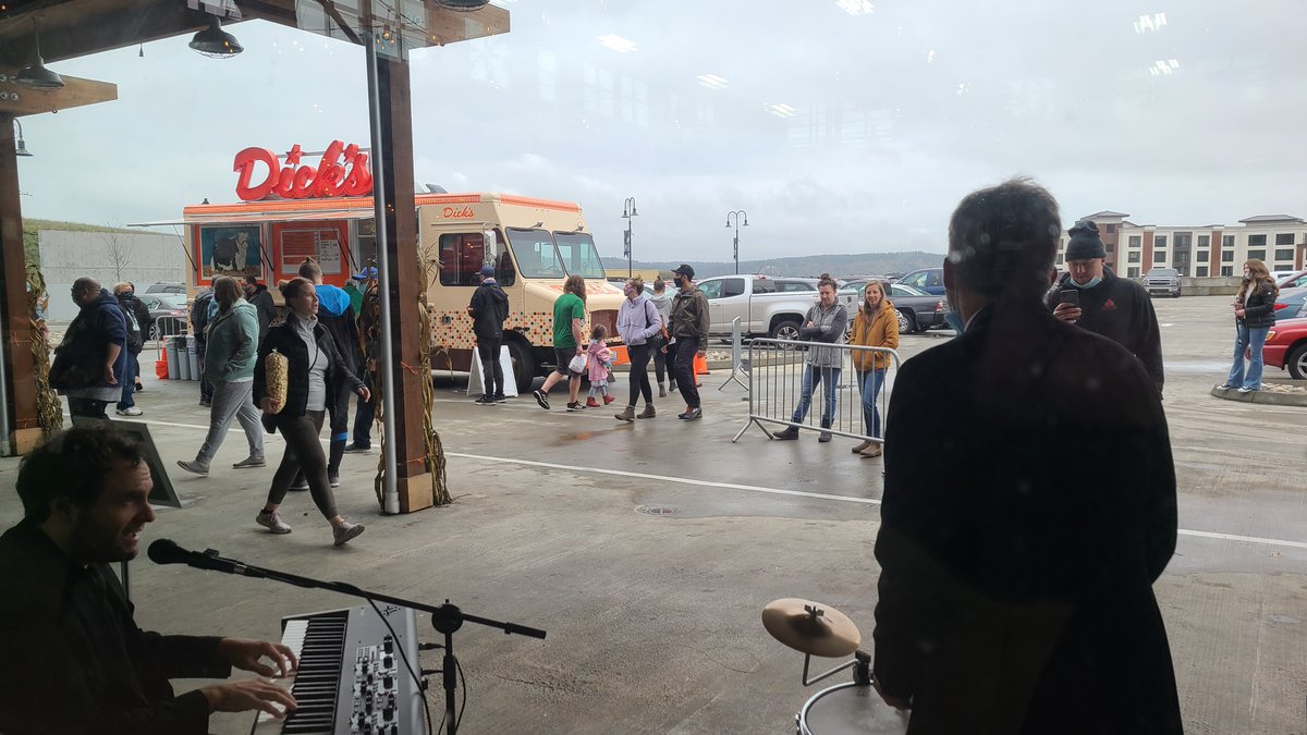 wmaruston's tweet photo. Mark your calendars for March 11th! The @DicksDriveIns food truck will be at the market from 11am-2pm!! #rustonwa #tacomawa #burgers #shakes #dicksburgers #tacomafoodtruck #foodtruck #rustonwaterfront #downtowntacoma #tacomalunch #tacomadinner https://t.co/FNvOKMjxvH