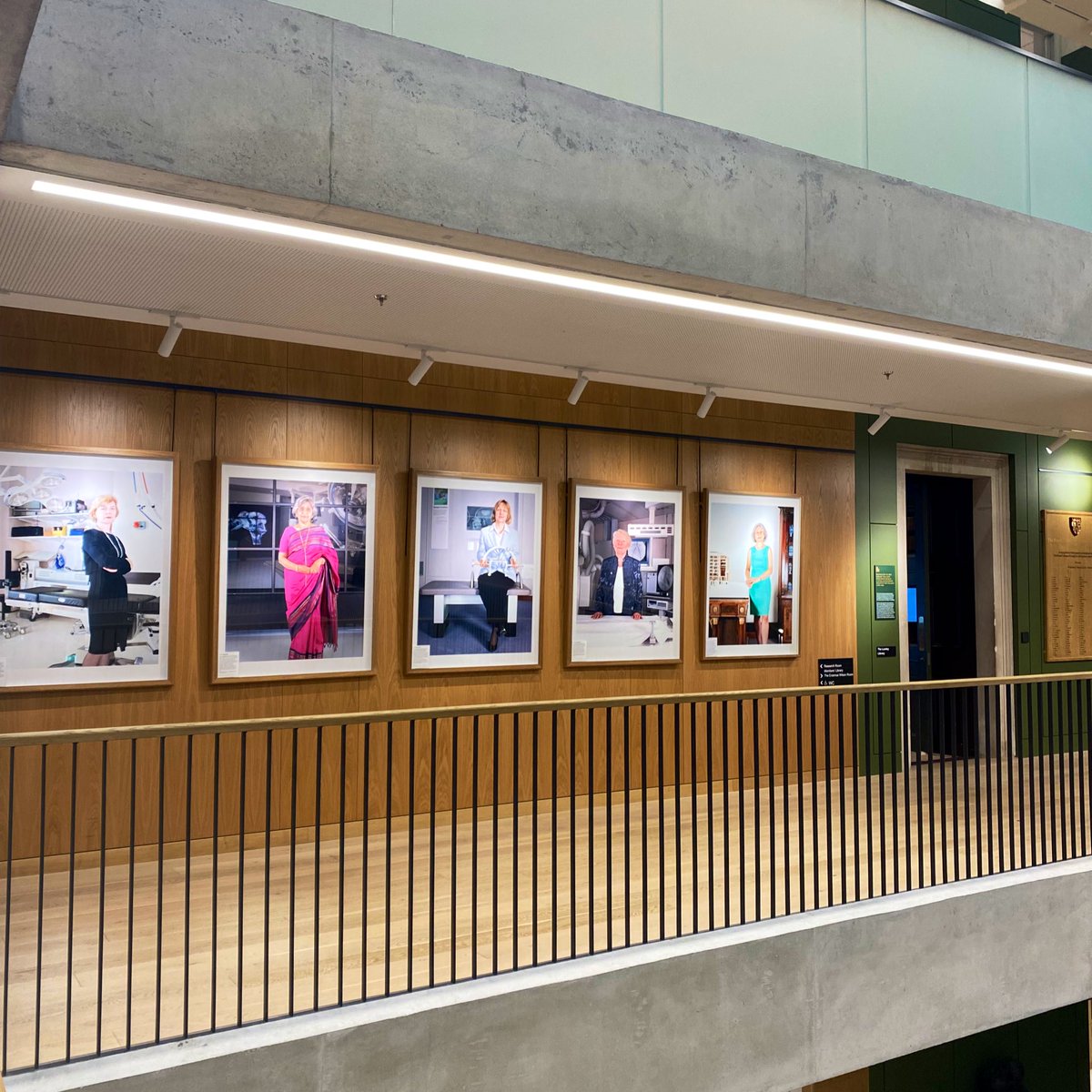 nataliecraven_'s tweet image. A peek inside the unrecognisable shiny new @RCSnews after 5yrs of complete redevelopment 👀 #medicalmuseums