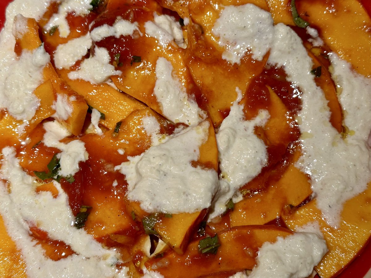 RadlRonja's tweet photo. Vorfreude!
#Kürbis #Salbei #Sahne #Parmesan #Tomaten #Mezcla #IxtaBelfrage https://t.co/ZlzzZbArYJ