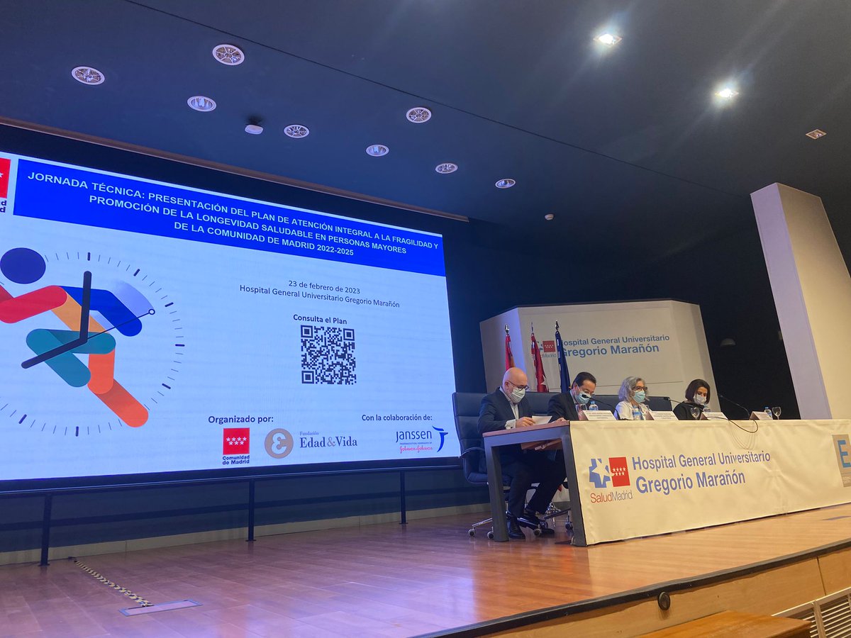 SaludMadrid's tweet photo. 🗣️ La Consejería de Sanidad presenta a profesionales y entidades su Plan de Fragilidad.

👉 En una jornada con más de 400 asistentes. 

👉 Se ha sensibilizado sobre la importancia de la funcionalidad personal en el envejecimiento saludable.

+ info: https://t.co/bFOjswuKho https://t.co/WXDzLiBFeL