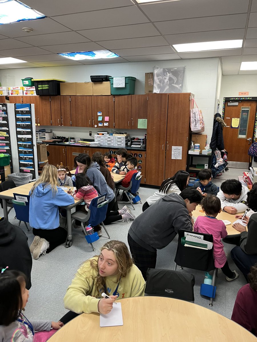 EliWGib's tweet photo. Students in Ms. Lescano-Lopez’s 5H class visited Ms. Carela’s Tiger Tots class for a Spanish lesson.  Bravo! https://t.co/wTSmXbJdrf