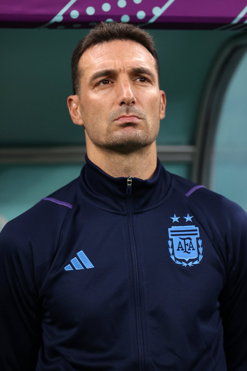 "No hay que olvidarse de la nuestra, de la sudamericana, de que los chicos jóvenes jueguen a la pelota. Cuando lleguen a grandes les enseñarán de táctica y de estrategia. Hay que creer en el fútbol sudamericano".

✍️ Lionel Scaloni, en Infobae.