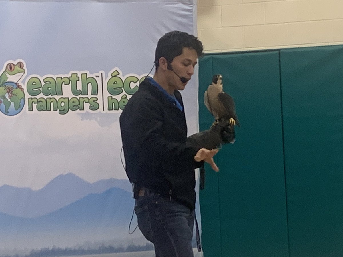 Today we were excited to welcome <a href="/EarthRangers/">Earth Rangers/Éco Héros 🐸🌎</a> to our school today! We were introduced to some amazing animals!! <a href="/EcoSchoolsCAN/">EcoSchools Canada</a>