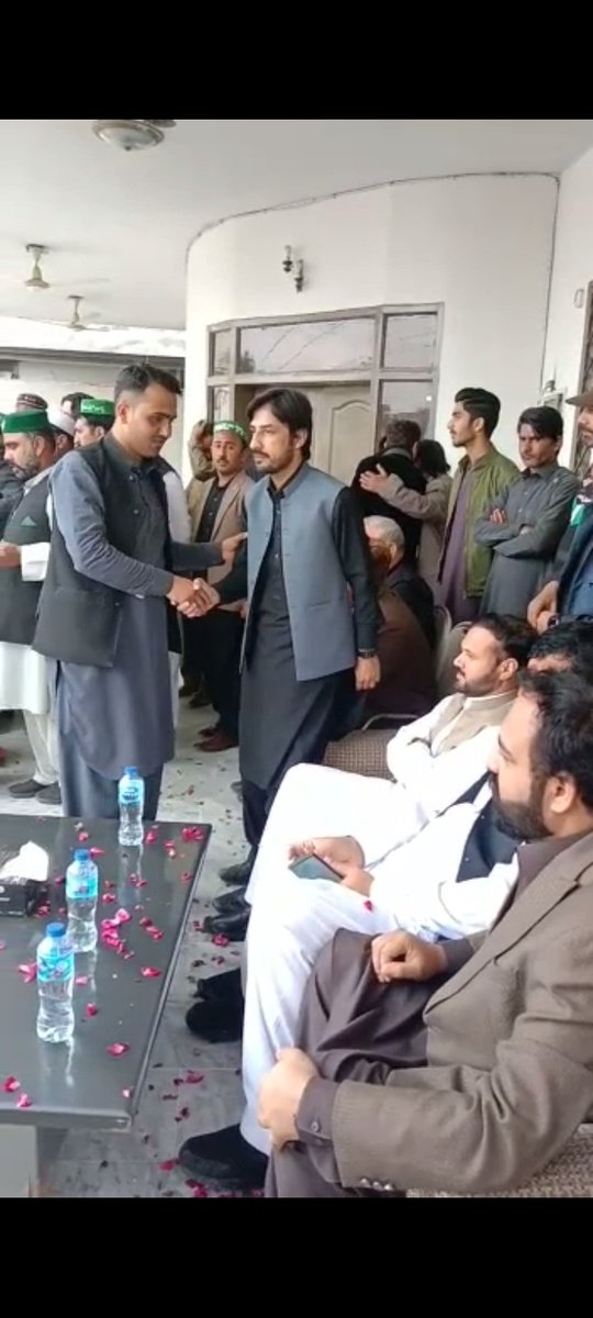 kashifi33491333's tweet image. صوبائی صدر پاکستان مسلم لیگ ن اور وزیراعظم کے مشیر امیر مقام صاحب کے ساتھ ملاقات اور موجودہ سیاسی امور پر تبادلہ خیال۔
#kashif #Iqbal #socialmedia #Incharg #PMLN