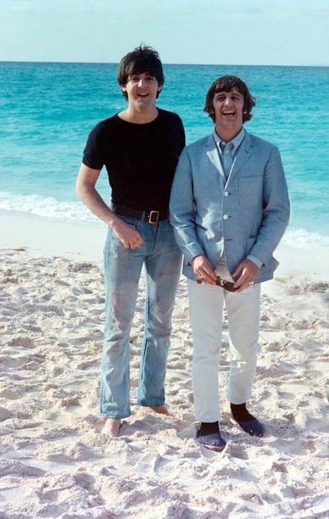 yesterdaypills's tweet photo. #filmingHelp
Il 28 febbraio 1965, sesto giorno di riprese, #TheBeatles si trasferirono a Cabbage Beach, una spiaggia di Paradise Island lunga qualche chilometro.
I Fab Four sarebbero rimasti alle Bahamas sino al 10 marzo. https://t.co/pO2YoUckr2