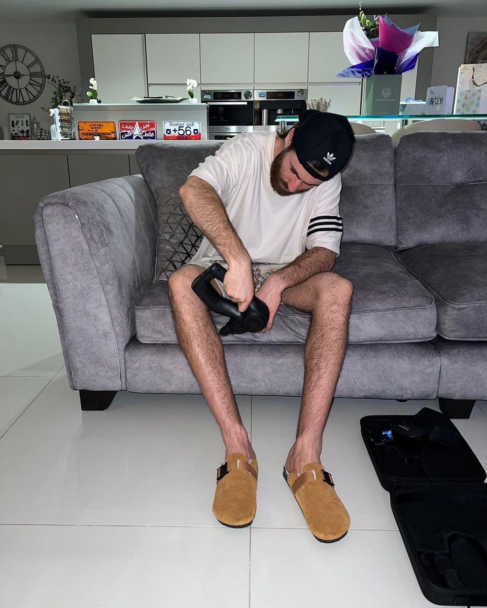 Pain relief at your fingertips with the #RecoverGun, relax and recharge at home or on the go like <a href="/Rovers/">Blackburn Rovers</a> and Chilean International 🇨🇱 <a href="/benbreo/">Ben Brereton</a> 

Use DIAZ15 at checkout for 15% off.

recoverfaster.co.uk/products/recov…