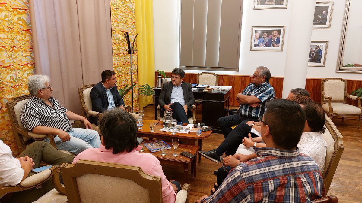 fabiansoriaok's tweet photo. Hoy nos reunimos con el Sindicato de Trabajadores del Servicio Provincial de Agua Potable y Saneamiento ( #SePAPyS) para coordinar trabajos conjuntos que mejoren las condiciones laborales de los trabajadores del sindicato. ¡Gracias por su apoyo y por una reunión tan fructífera!🙌🏼 https://t.co/OvcHJBYGcZ