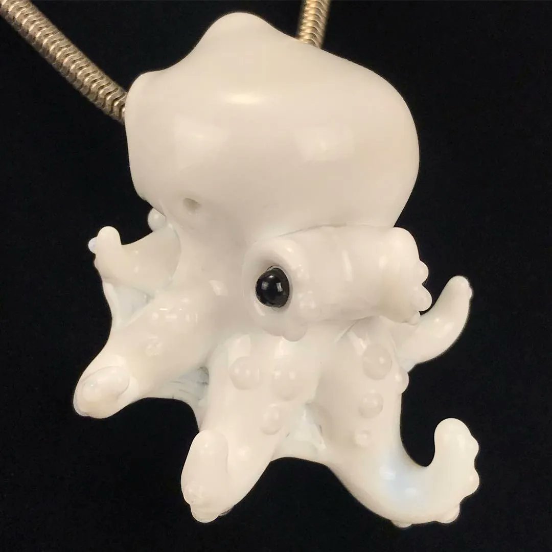 Glass pendants featuring beloved animals are a fun and playful way to add some personality to your look. 🐙

Our website premiere feat. the ultimate wearable glass selection is only 16 days away!
Follow the link in our bio to sign up!

#pendant #pendants #glasspendant #glass #art