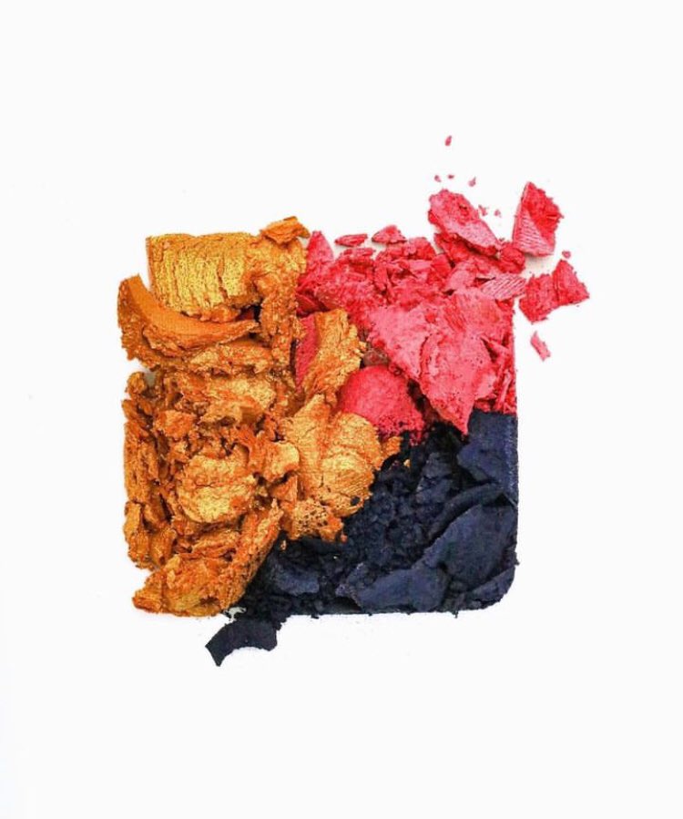 pleasingbyharry's tweet image. A Pleasing photograph if ever. @/ alittleskincareobsessed illustrates the potency of the color found in our Pleasing x Marco Ribeiro Pressed Powder Pigments. 

Available now at Pleasing.com.

Find your Pleasing

Pleasing via instagram