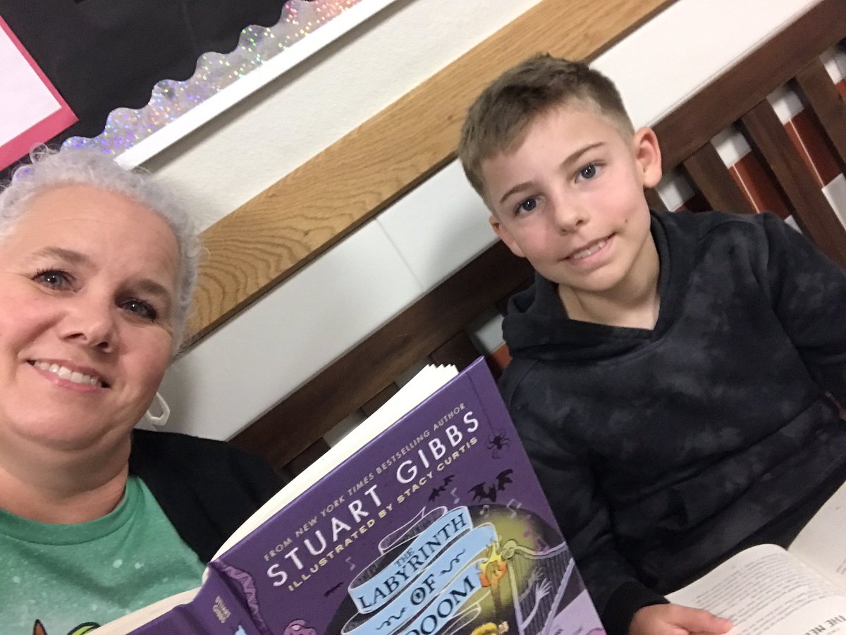 earpreads's tweet photo. DEAR Time during our annual #PhillipsREADS week! @ellislovesbooks @PhillipsElem https://t.co/j66eKsRFcH