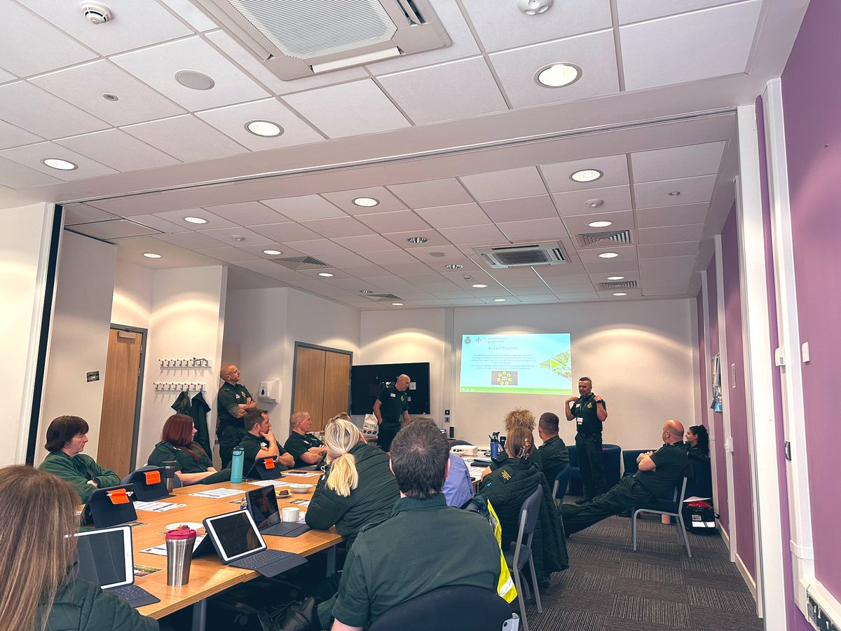 _Kierannnn's tweet photo. Great day representing North Eastern CHARU for the first EMT based training day in Wrexham and Flintshire Locality 🎉 A day of sims and practical skill stations 👌 @ianbinnington @Worthymedic @MarkandFfi @WelshAmbulance https://t.co/DA39a88c8A