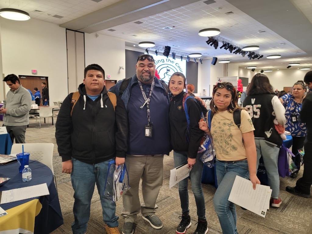 NTorres_CISD's tweet photo. Charting The Course happening now! @ESCRegion19 @ClintISD_SPED @ClintISD https://t.co/MI3W1aoWjO