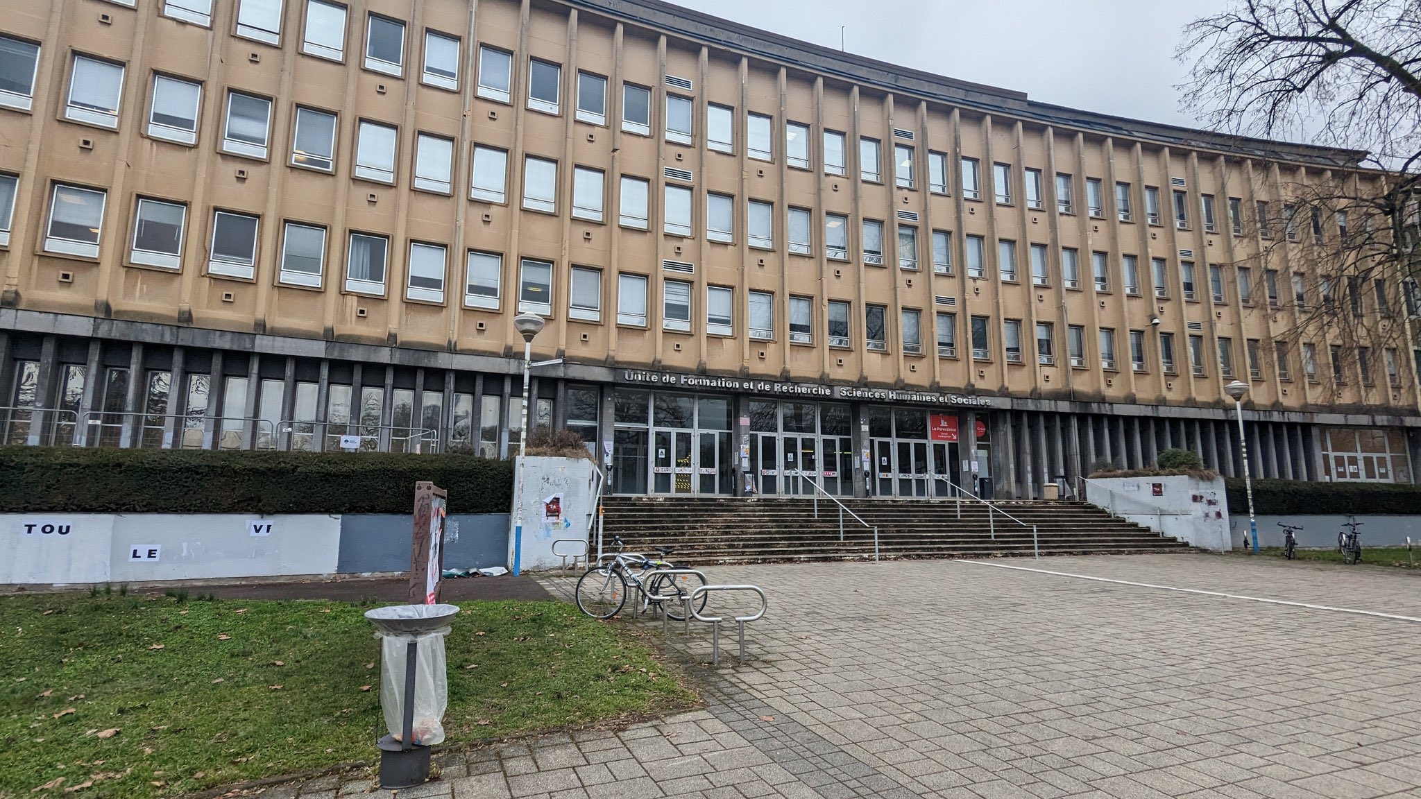 La France moche on Twitter: 